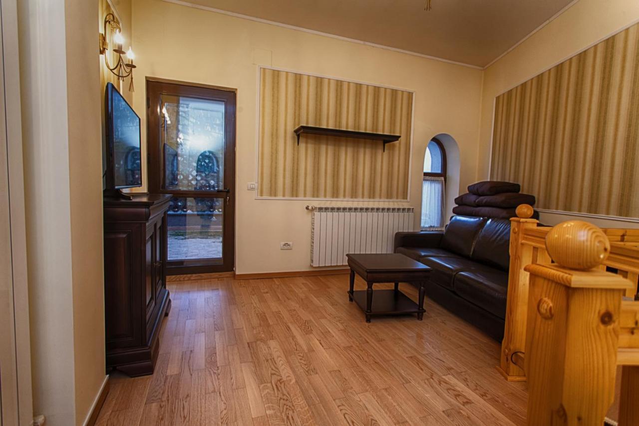 Vila Imperial Bed and Breakfast Sinaia Buitenkant foto