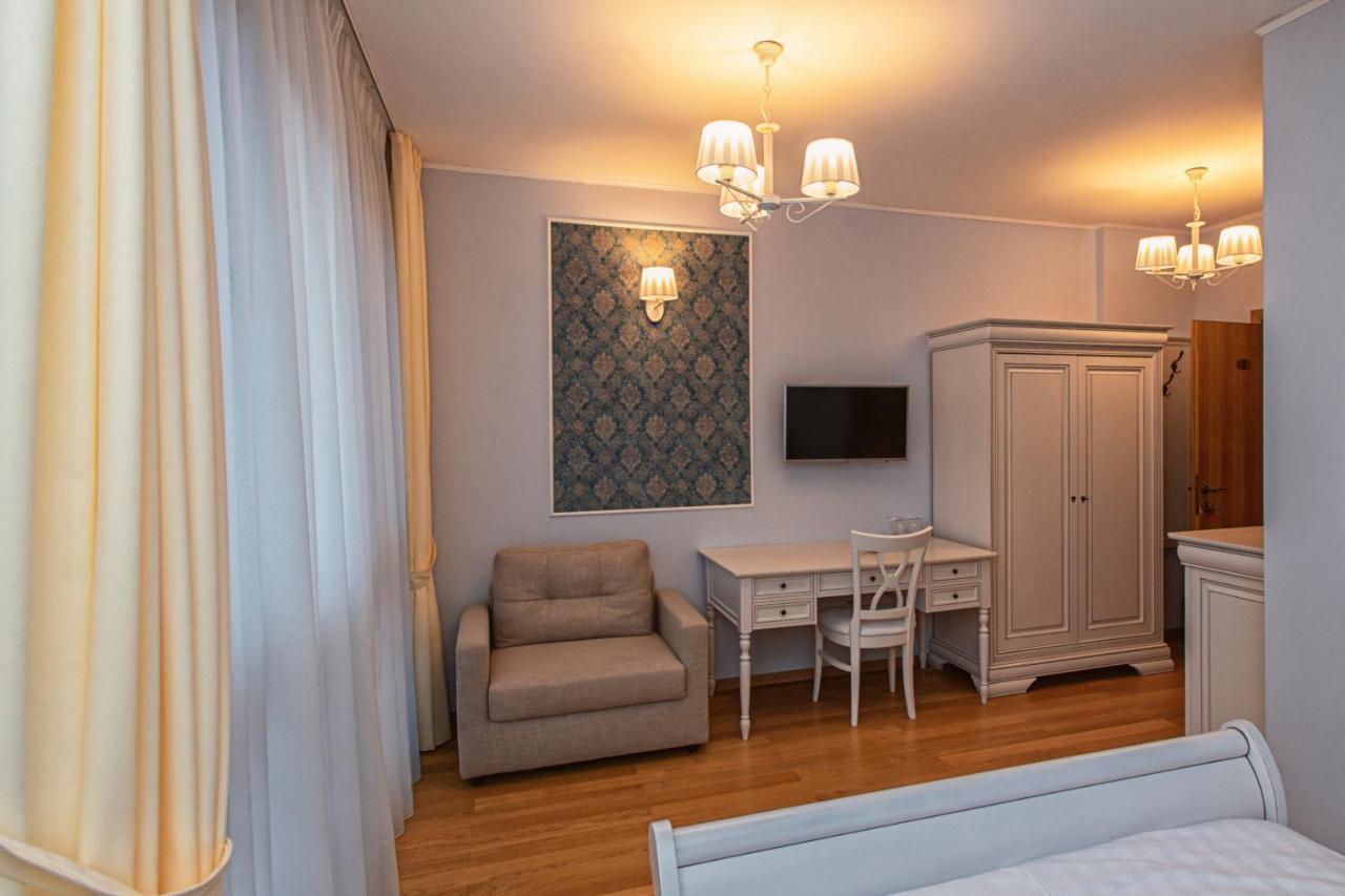 Vila Imperial Bed and Breakfast Sinaia Buitenkant foto