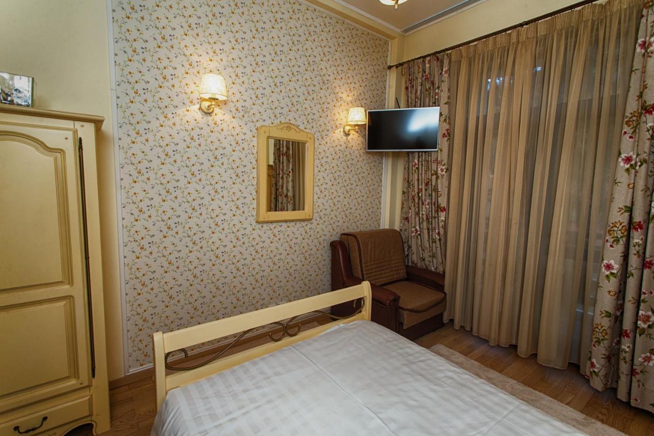 Vila Imperial Bed and Breakfast Sinaia Buitenkant foto