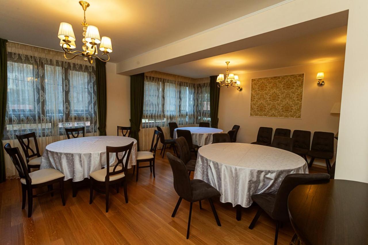 Vila Imperial Bed and Breakfast Sinaia Buitenkant foto