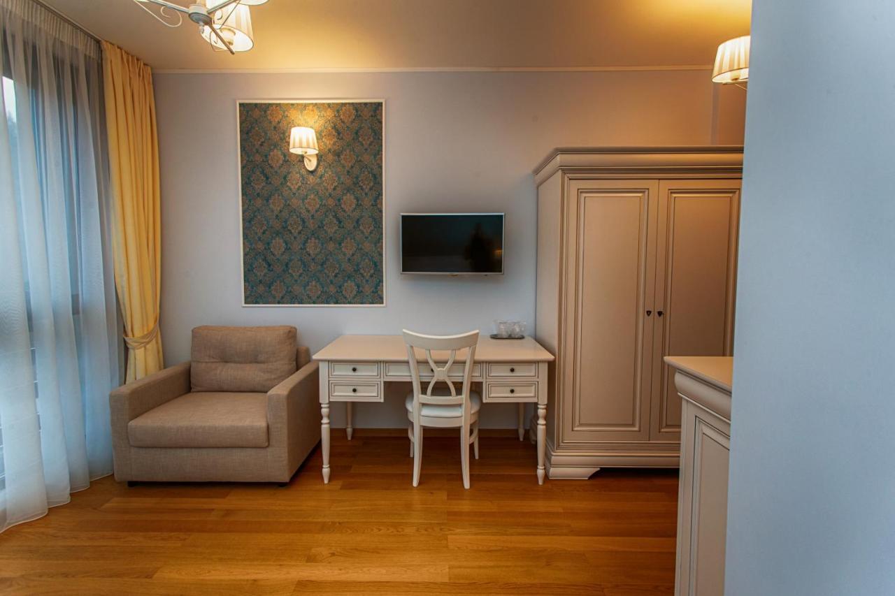 Vila Imperial Bed and Breakfast Sinaia Buitenkant foto
